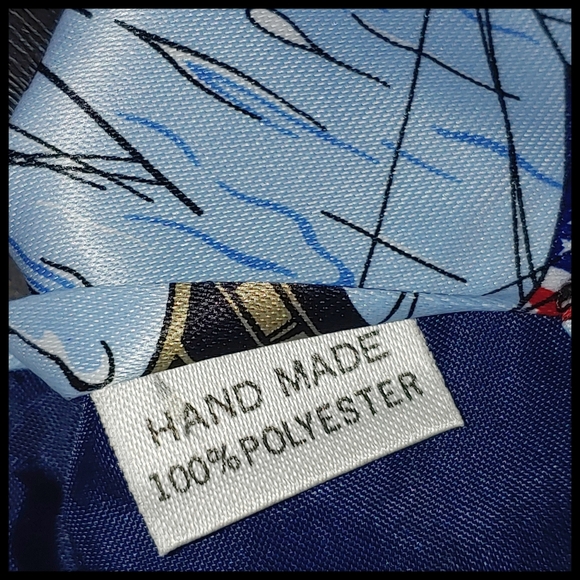 Twin Towers New York Tie - Picture 2 of 4